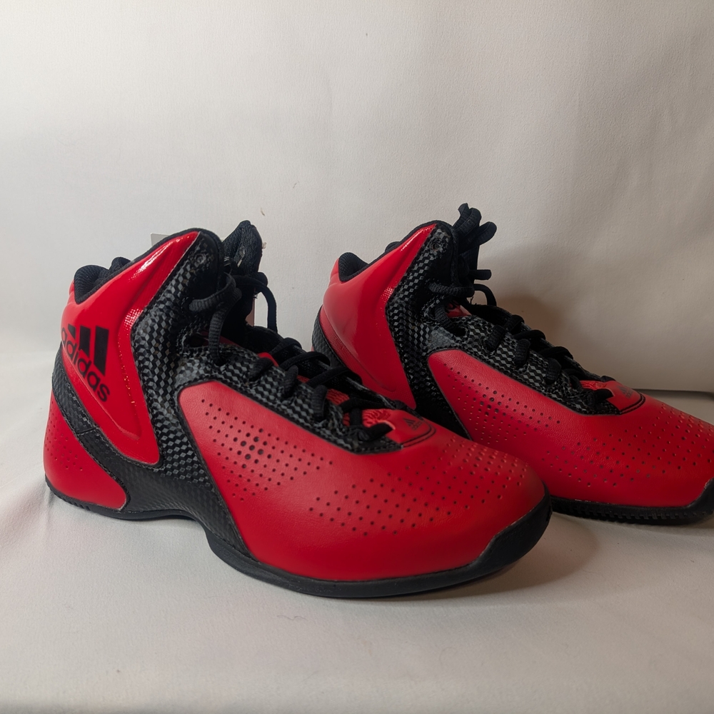 NIB Adidas NXT LVL SPD 3 K Kids Size 3 Sleek Basketball Shoes